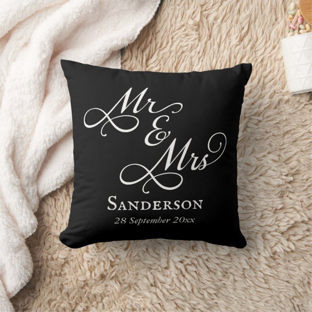 Elegant Mr. und Mrs. Wedding Black Kissen (Decke)