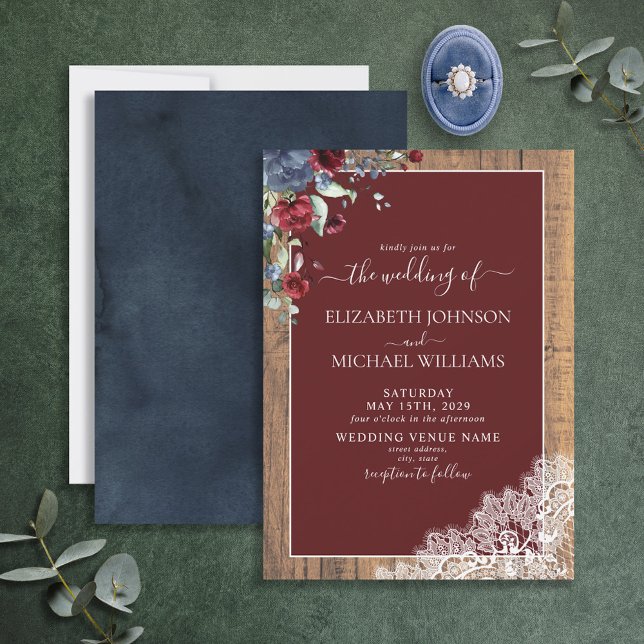 Elegant Navy Blue Burgundy Wood Script Wedding Einladung (Von Creator hochgeladen)