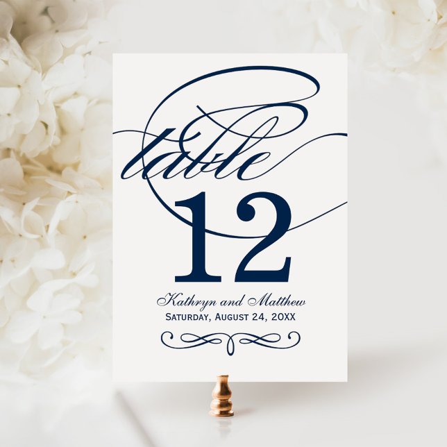 Elegant Navy Blue Calligraphy Wedding Tischnummer (Von Creator hochgeladen)