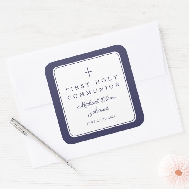Elegant Navy Blue Cross Boy First Communion  Quadratischer Aufkleber (Umschlag)