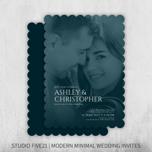 Elegant Navy Blue Duotone Foto Wedding Einladung (Von Creator hochgeladen)