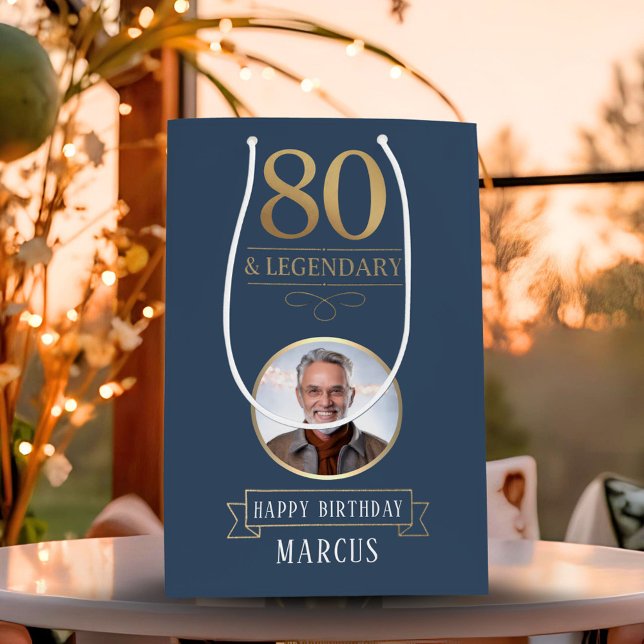 Elegant Navy & Gold 80. & Legendary Birthday Mittlere Geschenktüte (Von Creator hochgeladen)