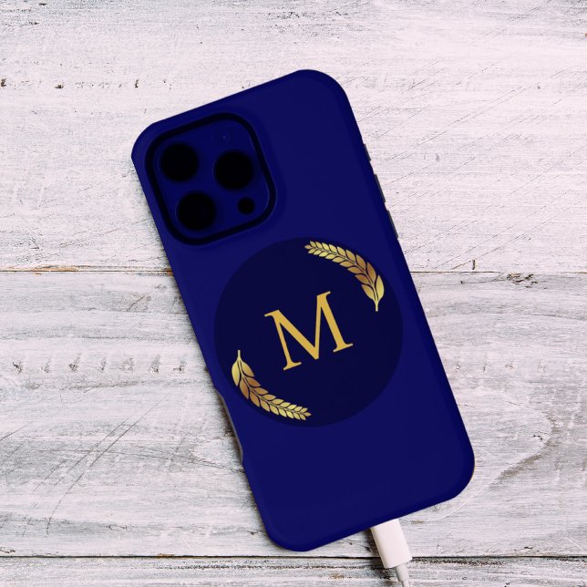 Elegant Navy + Gold Monogram Personalised  iPhone 16 Pro Max Hülle (Navy & Gold Monogram iPhone 16 Pro Max Phone Case)
