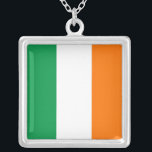 Elegant Necklace mit Flagge Irlands Versilberte Kette<br><div class="desc">Feiern Sie Ihren irischen Stolz mit unserer exklusiven eleganten Halskette mit der Flagge Irlands! Diese Halskette, die mit viel Liebe zum Detail gestaltet wurde, ist mehr als nur ein wunderschönes Accessoire; sie ist eine Feier des reichen irischen Erbes und kulturellen Stolzes. Das Design zeigt deutlich die ikonische irische Flagge und...</div>