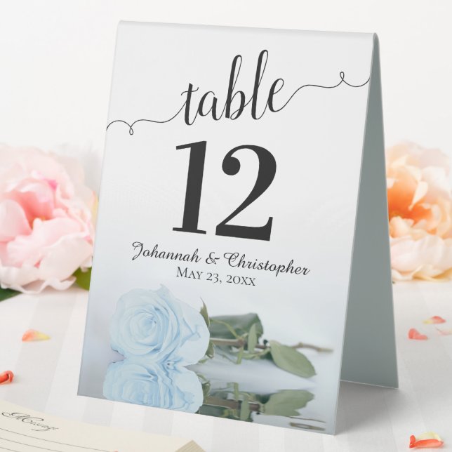 Elegant Pale Dusty Blue Rose Wedding Tischnummer Tischaufsteller (In Situ (Hochzeit))