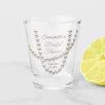 Elegant Pearl Necklace Brautparty Schnapsglas<br><div class="desc">Elegantes Silver Pearl Necklace Brautparty Shot Glass. Es ist sehr einfach,  mit Ihren persönlichen Daten zu personalisieren. Matching-Elemente verfügbar.</div>