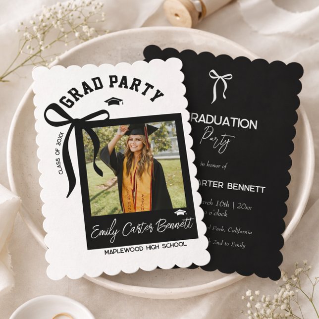 Elegant Photo Coquette Black White Bow Graduation  Einladung (Von Creator hochgeladen)