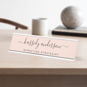 Elegant Pink Personalisiert Name Script Calligraph Schreibtischnamensplakette