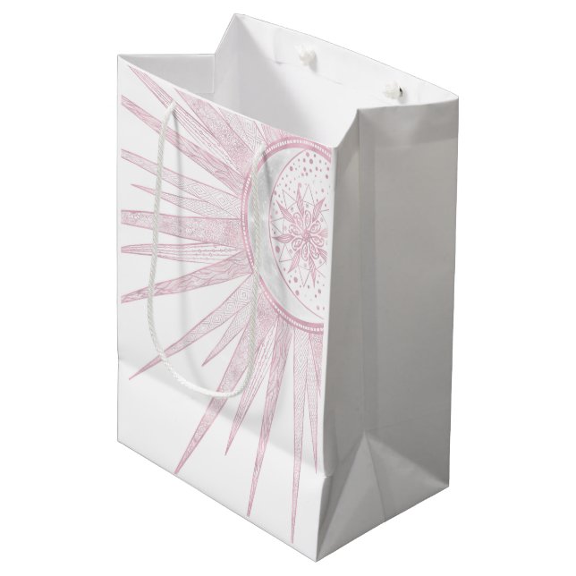 Elegant Pink Sun Moon Doodle Mandala White Design Mittlere Geschenktüte (Vorderseite Schrägansicht)