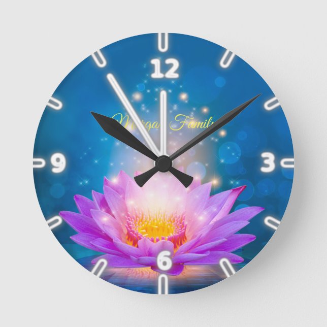 Elegant Purple Lotus Lake Blue Personalized Runde Wanduhr (Vorderseite)