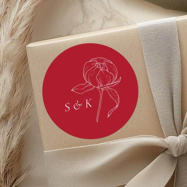 Elegant Red Peony Monogram Wedding Runder Aufkleber (Von Creator hochgeladen)