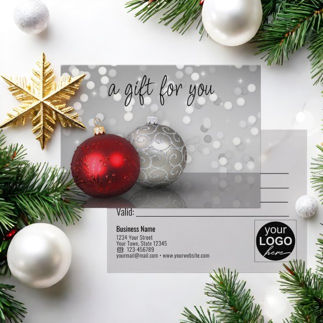 Elegant Red Silver Christmas Baubles Gift Card (Von Creator hochgeladen)