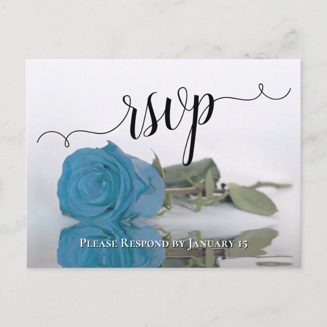Elegant reflektiert Sky Blue Rose Wedding RSVP Postkarte (Vorderseite)