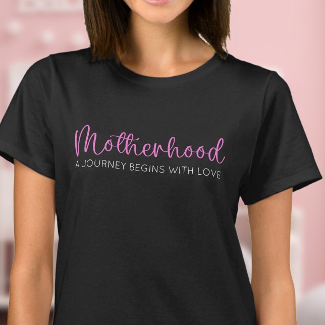 Elegant Rosa Motherhood Journey T-Shirt (Von Creator hochgeladen)