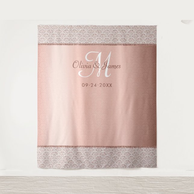 Elegant Rose Gold Monogram Wedding Backdrop Wandteppich (Vorderseite)