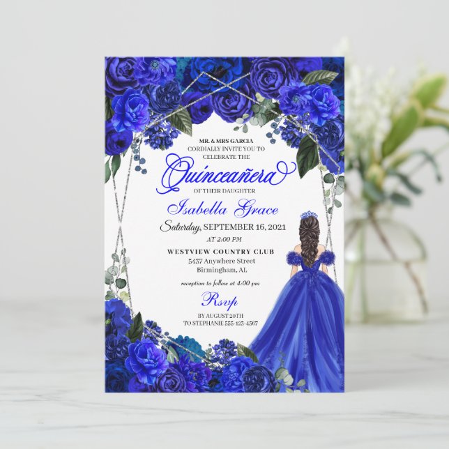 Elegant Royal Blue Floral Quinceanera Birthday Einladung (Stehend Vorderseite)