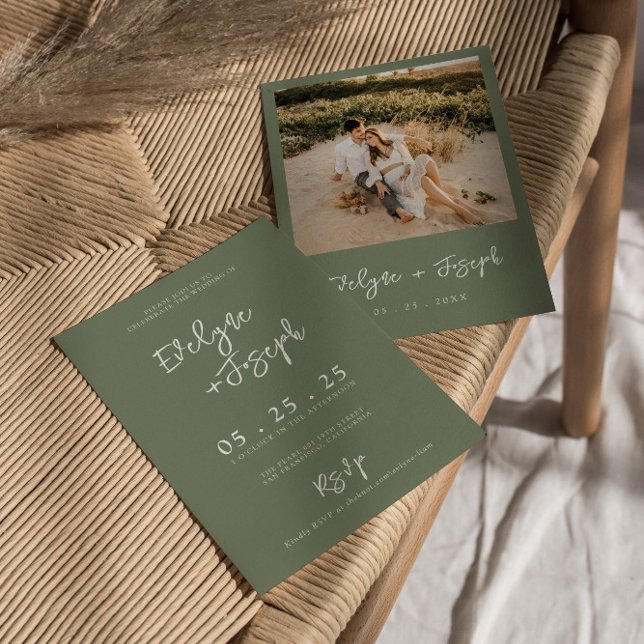 Elegant Sage Green Minimalist Boho Photo Wedding Einladung (Von Creator hochgeladen)