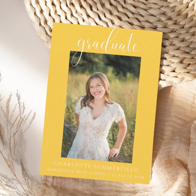 Élégant Script Jaune Faire-part de graduation (Créateur téléchargé)