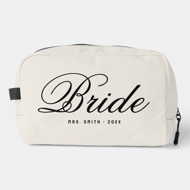 Elegant Script Modern Custom Bride Waschbeutel (Vorderseite)