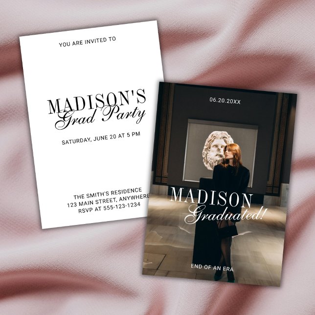 Elegant Script Modern Photo Graduation Party Einladung (Von Creator hochgeladen)