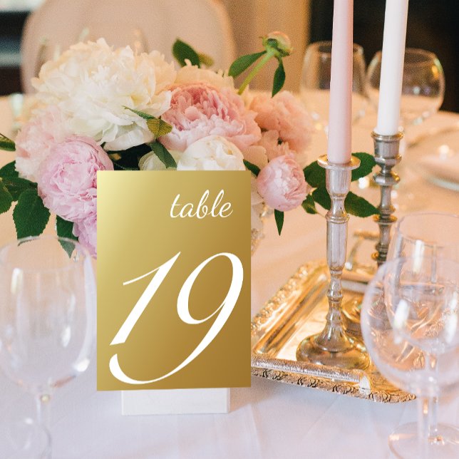 Élégant Script Ombre Gold Mariage Numéro de table (Elegant Modern Champagne Gold Wedding Table Number Cards)
