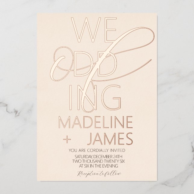 ELEGANT Scripting Rustic Tan Wedding Folieneinladung (Vorderseite)