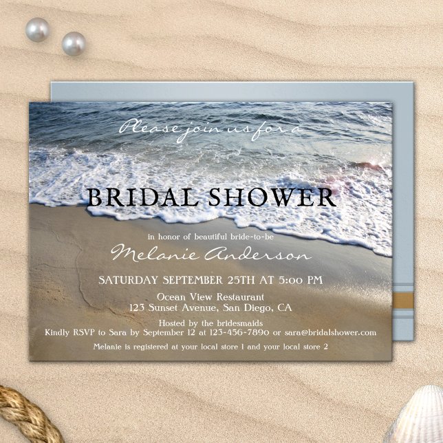 Elegant Simple Beach Bridal Dusche Einladung (Elegant yet simple bridal shower invitation featuring waves on the beach)