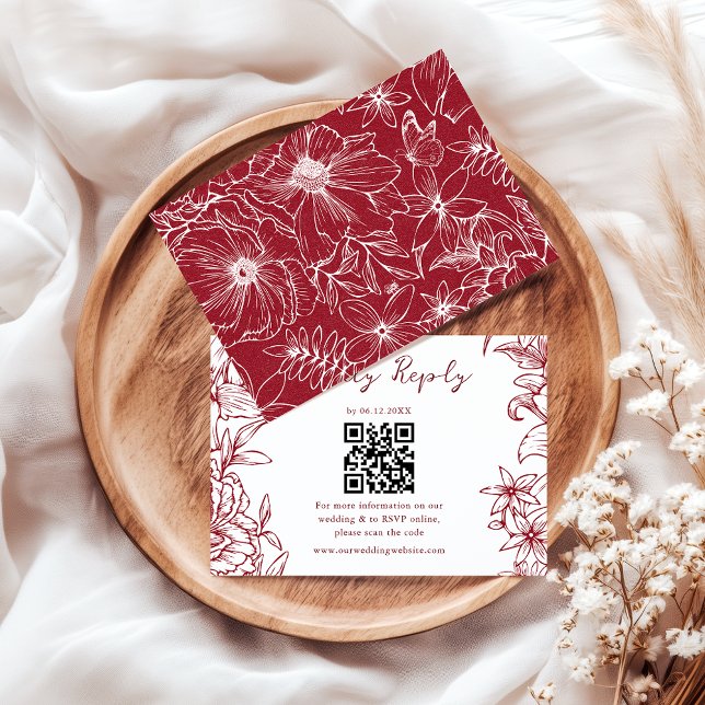 Elegant Simple Burgundy Floral QR Code Wedding RSVP Karte (Von Creator hochgeladen)