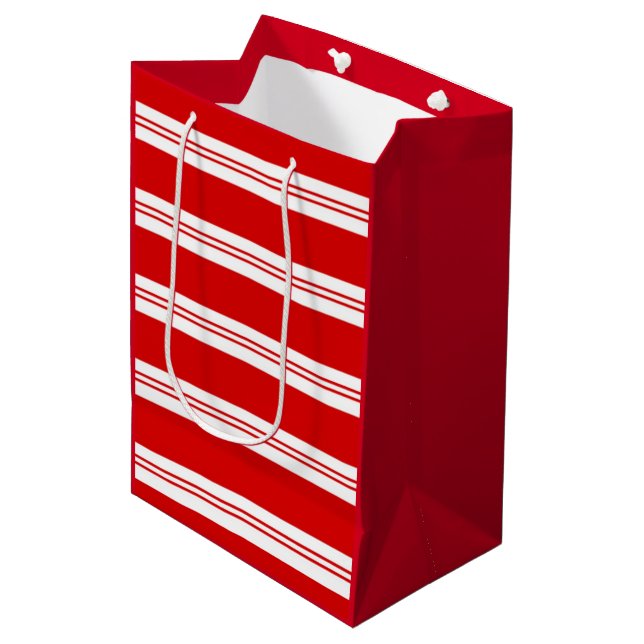 Elegant Simple Red Peppermint Candy Cane Stripes Mittlere Geschenktüte (Vorderseite Schrägansicht)