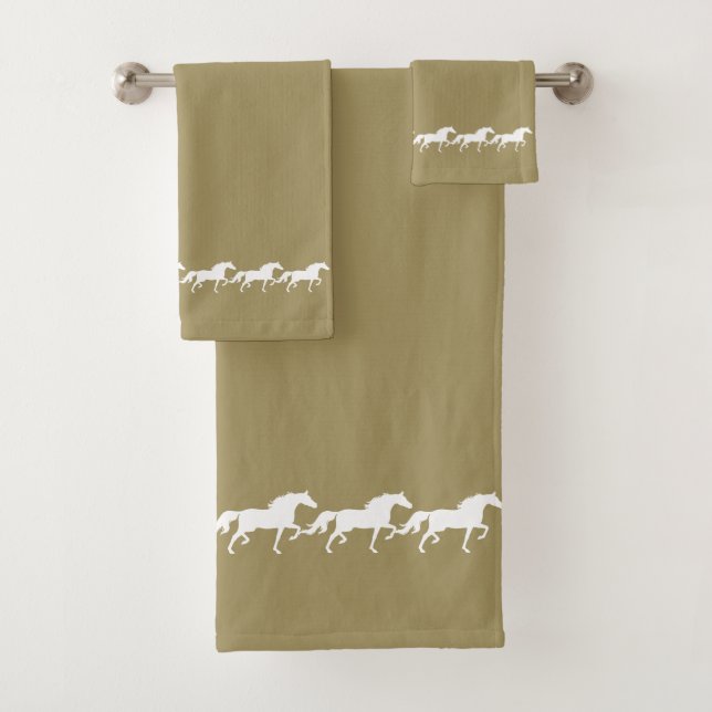 Elegant Stylish White Horses on Lucky Beige (En situation)