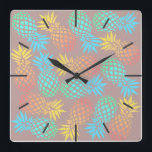 elegant summer tropical colorful pineapple pattern quadratische wanduhr<br><div class="desc">Pretty pineapple pattern.</div>