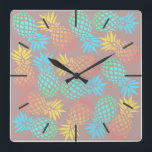 elegant summer tropical colorful pineapple pattern quadratische wanduhr<br><div class="desc">Pretty pineapple pattern.</div>