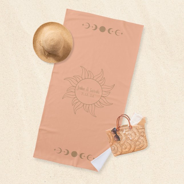 Elegant Sun Moon Orange Honeymoon Beach Handtuch (Von Creator hochgeladen)
