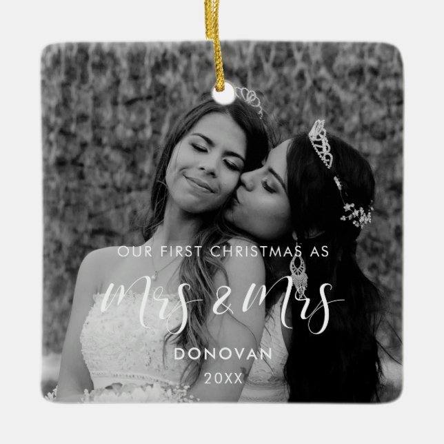 Elegant Unsere ersten Weihnachten als Mrs. & Mrs.  Keramikornament (Vorderseite)