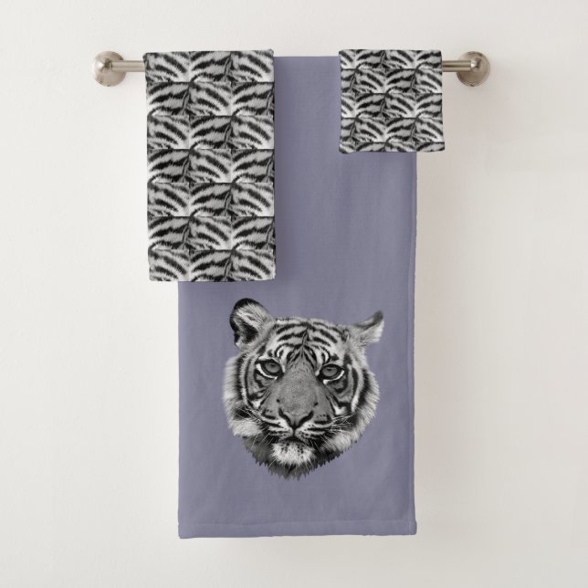 Elégant visage de tigre sur Roman Silver Grey (En situation)