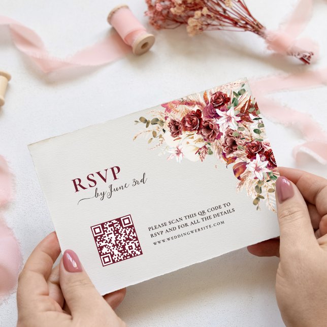 Elegant Watercolor Burgundy QR Code Wedding RSVP Karte (Von Creator hochgeladen)