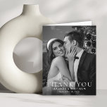 Elegant Wedding Foto Vielen Dank Dankeskarte<br><div class="desc">Einführen in unsere elegante Schwarz-Weiß-Foto Hochzeit Dankeschön-Karte. Dieses raffinierte und zeitlose Design spiegelt perfekt das Wesen Ihres besonderen Tages wider und drückt Ihren Freunden und Lieben Dankbarkeit aus. Mit viel Liebe zum Detail, mit einem Beispiel-Platzhalter-Foto in ausgeklügeltem Schwarz/Weiß, werden Ihre Dankeschön-Karten einen bleibenden Eindruck hinterlassen. An der Spitze dieses Designs...</div>