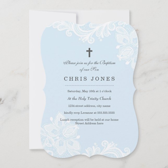 Elegant White Blue Lace Taufe Einladung (Vorderseite)