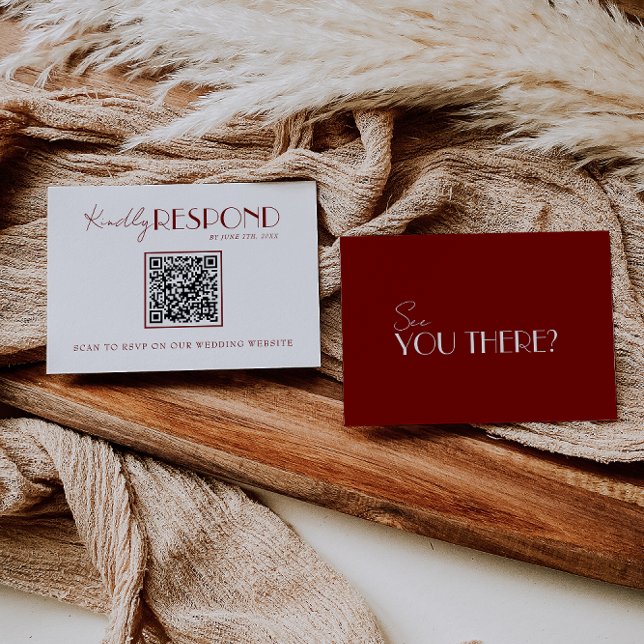 Elegant White Deep Red Burgundy QR Code Wedding RSVP Karte (Von Creator hochgeladen)
