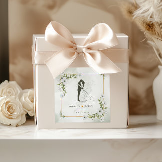 Elegant White Floral Bride and Groom Wedding Quadratischer Aufkleber