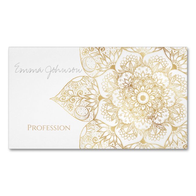 Elegant White Gold Mandala Floral  Magnetische Visitenkarte (Vorderseite)