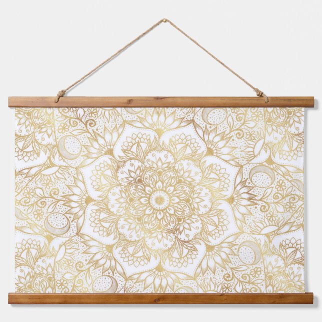 Elegant White Gold Mandala Floral Wandteppich Mit Holzrahmen (Vorne)