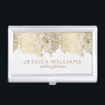 Elegant White & Gold Paisley Lace Visitenkarten Etui<br><div class="desc">Elegante Weiß- und Goldtöne Vintage Paisley Spitzen mit Blumen, individuell anpassbare Hochzeitsplaner Visitenkarte Vorlage. Passend zu Flyer, Namensschild, Buchbinder, Briefkopf, Schreibstifte, Notizhefte, Notebook und vielen anderen Produkten. Fordern Sie ein Produkt von zazzle mit diesem Design und in jeder Farbkombination an. Wenn Sie Hilfe bei der Anpassung von ArtOnWear Designs benötigen,...</div>