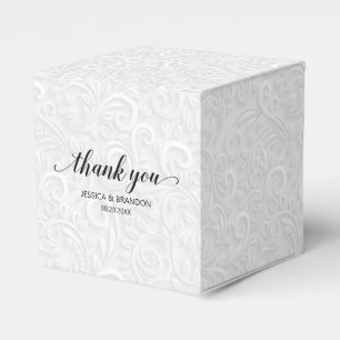 Elegant White on White Filigree Wedding Geschenkschachtel