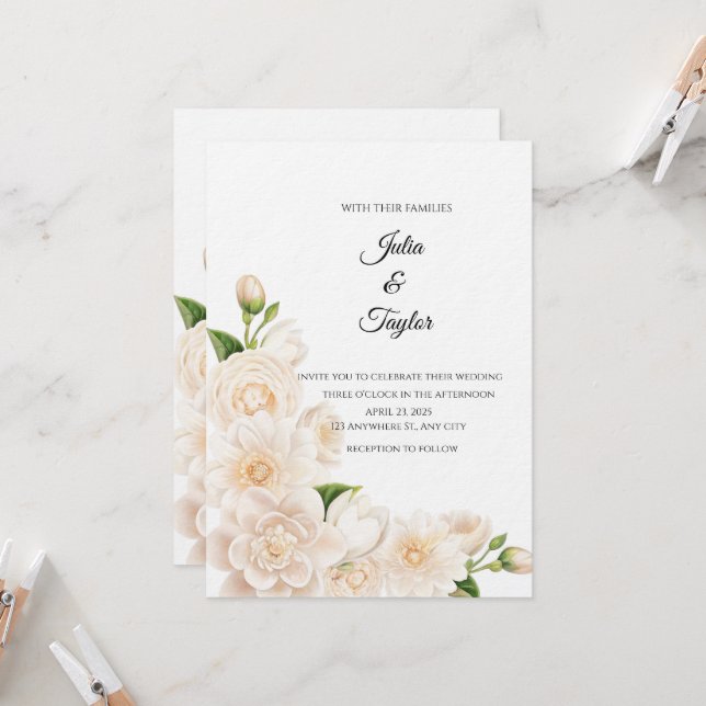Elegant White Rose Invitation (Devant/Arrière en situation)