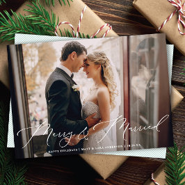 Elegant White Script Merry & Married Photo Feiertagskarte