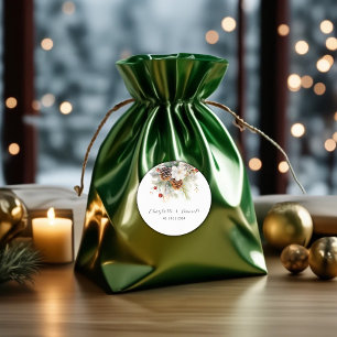 Elegant Winter Evergreen & Rowan Berries Wedding Runder Aufkleber