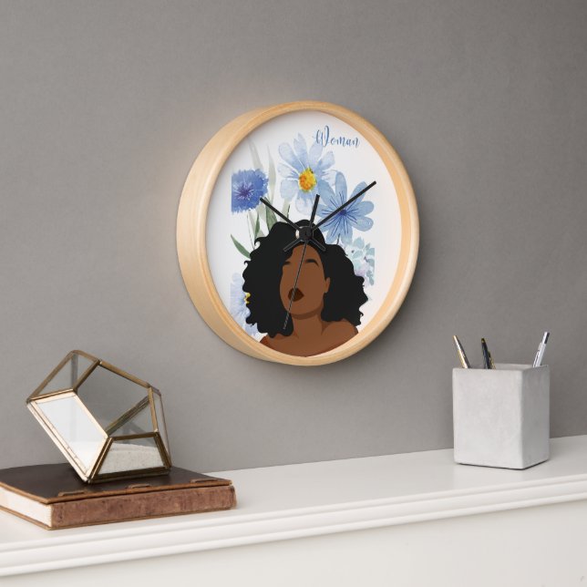 Elegant Woman with Blue Floral Wallclock Uhr (Büro)