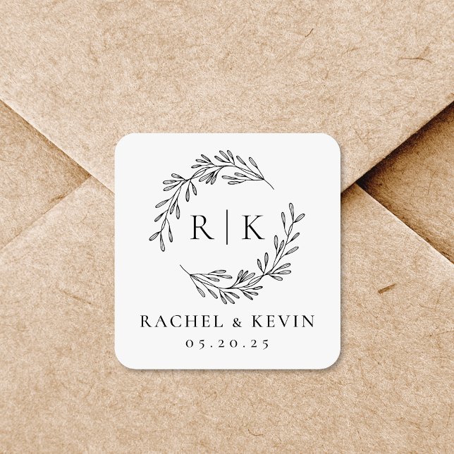Elegant Wreath Wedding Initial Monogram Quadratischer Aufkleber (Von Creator hochgeladen)