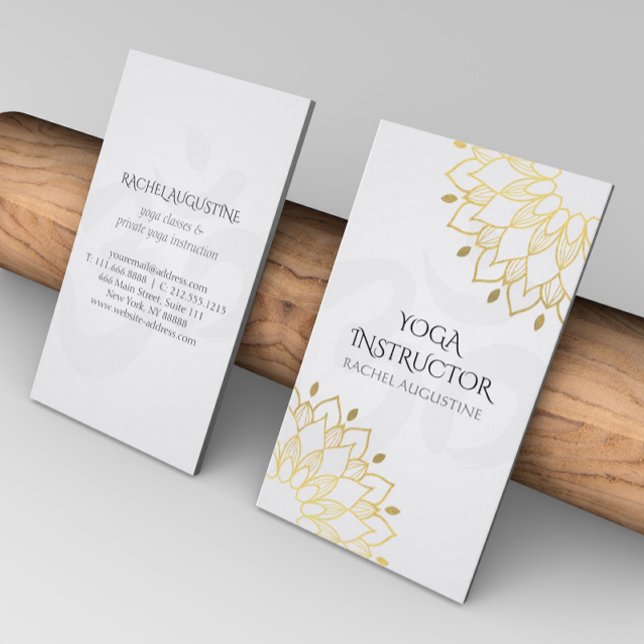 Elegant Yoga White Gold Floral Om Symbol Mandala Visitenkarte (Von Creator hochgeladen)
